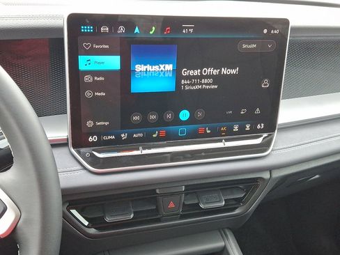 New 2025 Volkswagen Tiguan SE AWD/4WD image 16