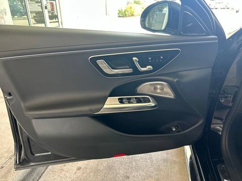 Used 2025 Mercedes-Benz E 53 AMG e 4MATIC Sedan w/ Driver Assistance Package image 38