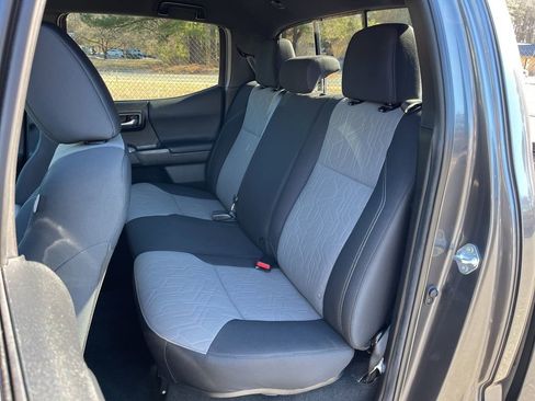 Used 2023 Toyota Tacoma TRD Off-Road image 20