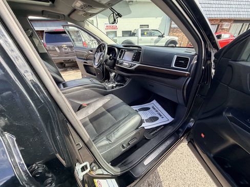 Used 2014 Toyota Highlander Limited image 64