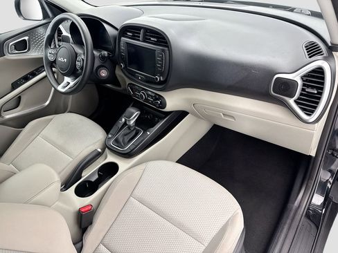 Used 2023 Kia Soul LX FWD image 15