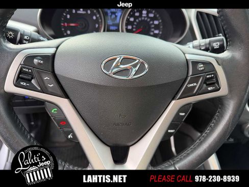 Used 2012 Hyundai Veloster w/ Style Pkg image 29