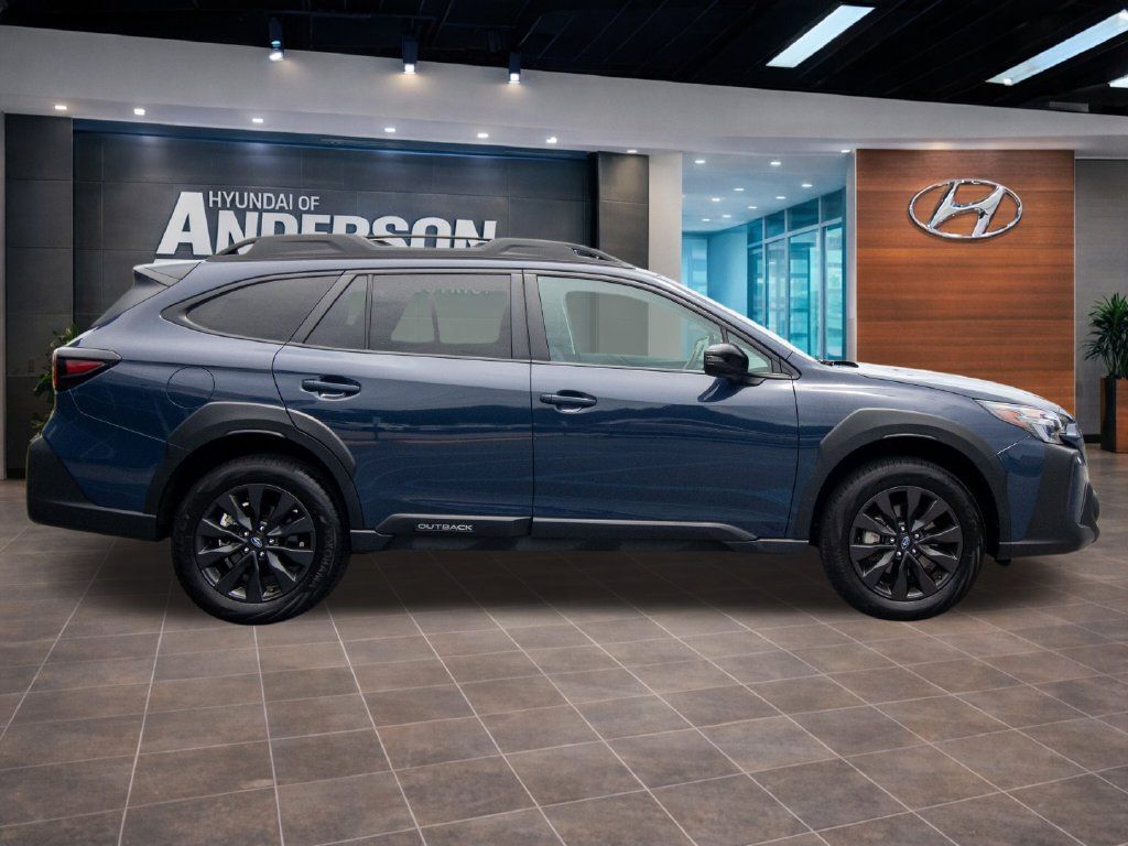 Used 2025 Subaru Outback Onyx Edition AWD/4WD image 18