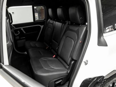 Used 2024 Land Rover Defender 130 Outbound AWD/4WD image 38