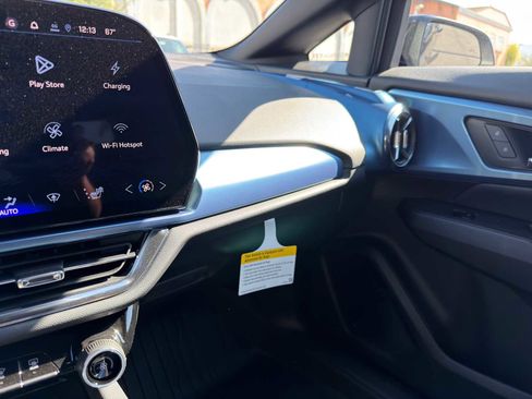 New 2026 Chevrolet Equinox EV LT image 34