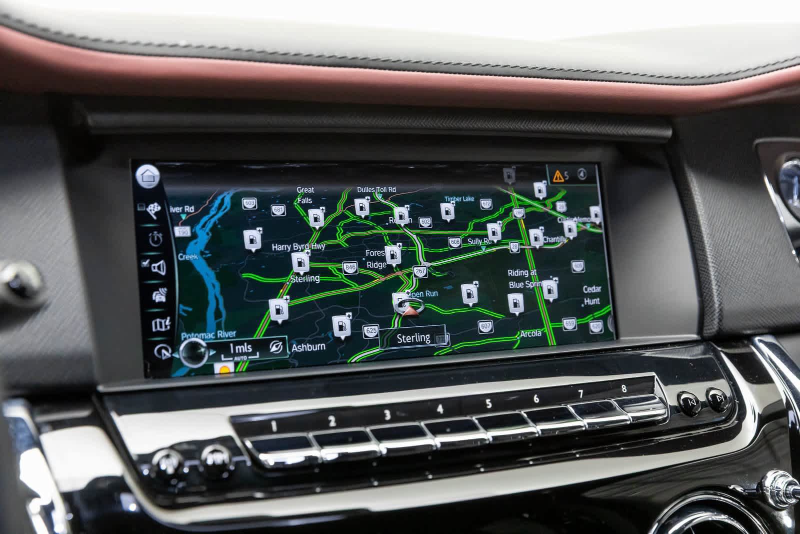 Certified 2022 Rolls-Royce Cullinan AWD/4WD image 23