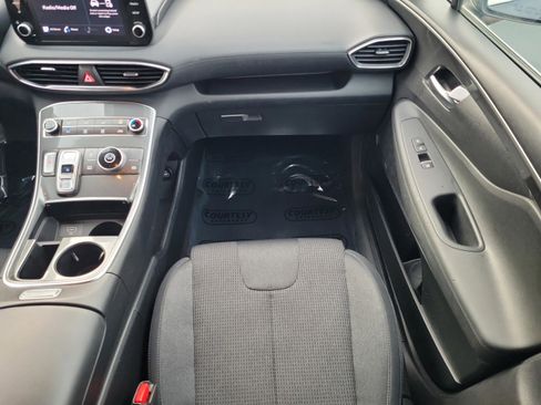 Used 2023 Hyundai Santa Fe SE image 15