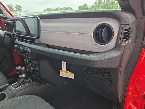 Used 2024 Jeep Wrangler Unlimited Sport AWD/4WD image 73
