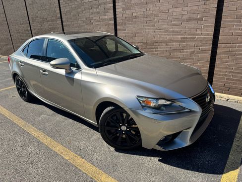 Used 2016 Lexus IS 200t image 36