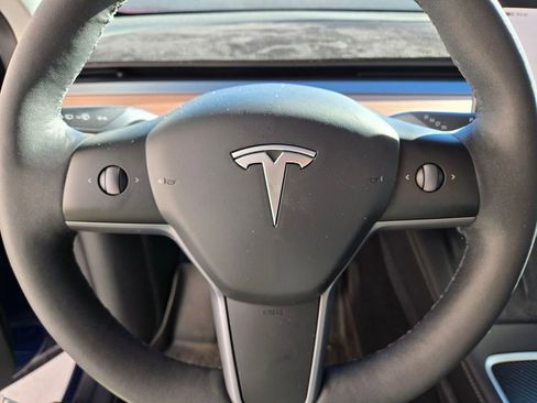Used 2024 Tesla Model Y Long Range image 9