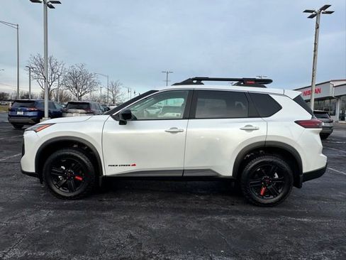 Certified 2025 Nissan Rogue SV image 7