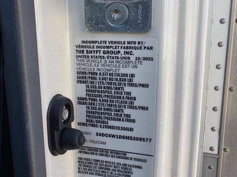 Used 2021 Isuzu NPR image 18