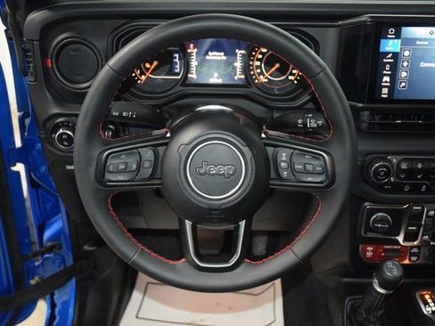 Used 2024 Jeep Gladiator Rubicon w/ Convenience Group image 30