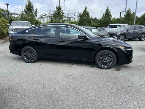 New 2026 Nissan Sentra SV w/ Floor Mat Package FWD image 8