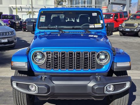 New 2026 Jeep Gladiator Sahara image 2