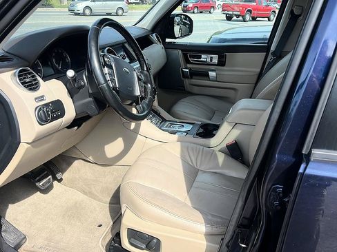 Used 2016 Land Rover LR4 HSE AWD/4WD image 17