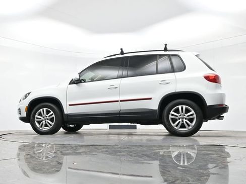 Used 2017 Volkswagen Tiguan S image 25