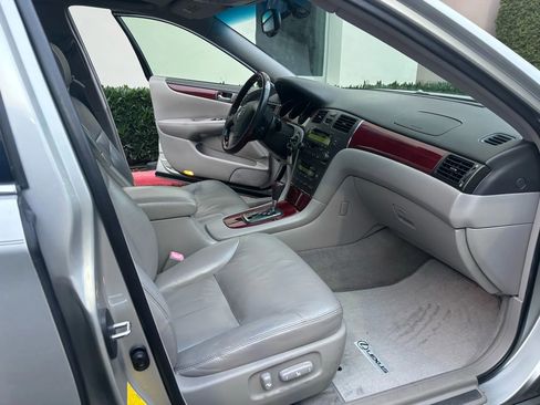 Used 2004 Lexus ES 330 image 17