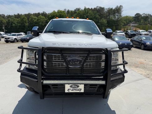 Used 2017 Ford F250 XL w/ Power Equipment Group AWD/4WD image 2