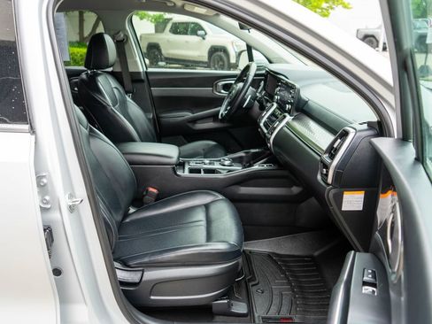 Used 2021 Kia Sorento S FWD image 10
