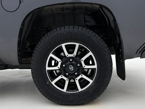 Used 2018 Toyota Tundra Limited w/ Limited Premium Package image 28