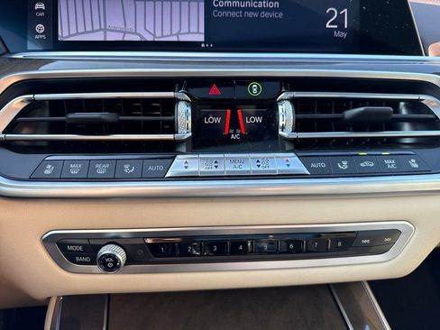 Used 2019 BMW X5 xDrive40i w/ M Sport Package AWD/4WD image 21