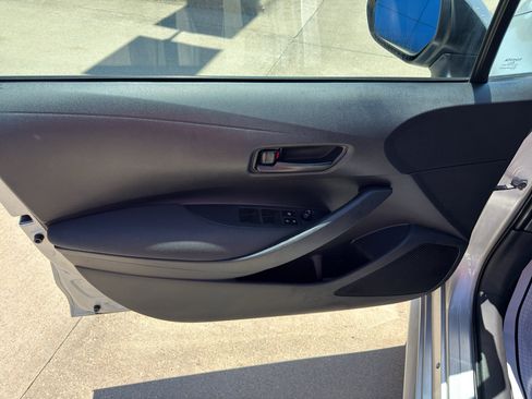 Used 2022 Toyota Corolla LE FWD image 11