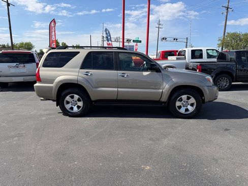 Used 2008 Toyota 4Runner SR5 AWD/4WD image 6