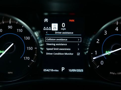 Used 2019 Jaguar F-PACE S image 20