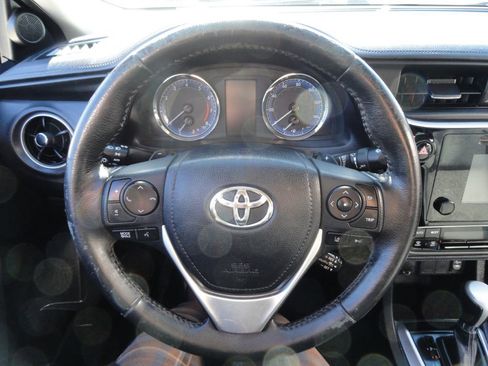 Used 2017 Toyota Corolla SE image 15