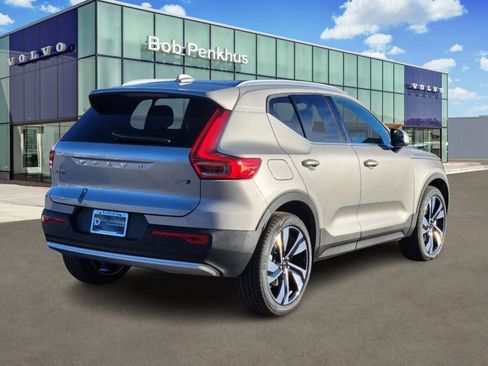 New 2025 Volvo XC40 B5 Plus w/ Climate Package image 24