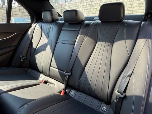 Used 2023 Mercedes-Benz E 350 4MATIC Sedan image 28