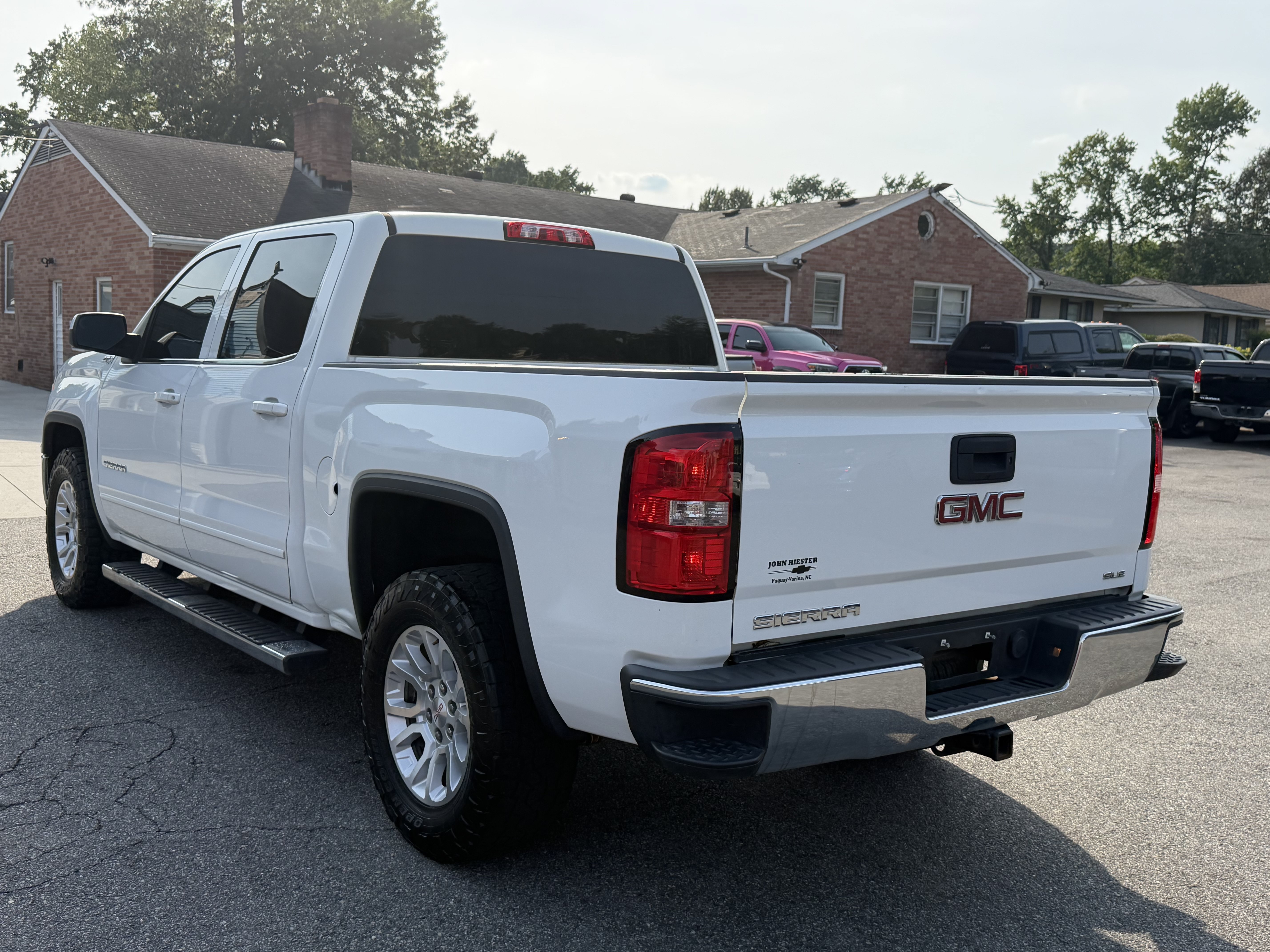 Used 2014 GMC Sierra 1500 SLE w/ SLE Value Package AWD/4WD image 8