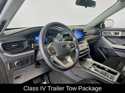 Certified 2022 Ford Explorer XLT w/ Class IV Trailer Tow Package image 9