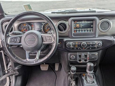 Used 2020 Jeep Wrangler Unlimited Sahara w/ Cold Weather Group AWD/4WD image 22