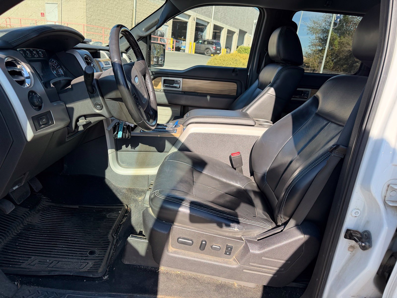 Used 2011 Ford F150 Lariat w/ Lariat Plus Pkg AWD/4WD image 10