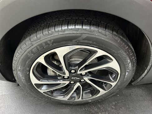 Certified 2023 Chevrolet Bolt EUV Premier w/ Sun & Sound Package FWD image 8