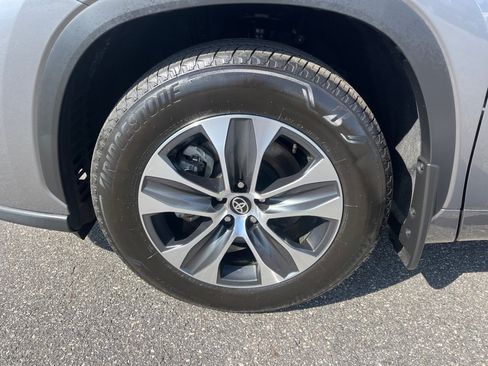 Used 2026 Toyota Highlander XLE AWD/4WD image 31