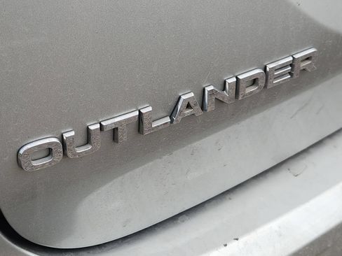 Used 2024 Mitsubishi Outlander SEL FWD image 8