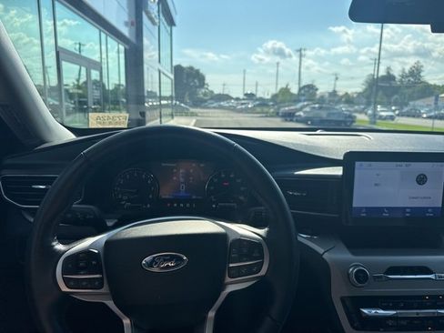 Used 2023 Ford Explorer XLT w/ Equipment Group 202A image 22