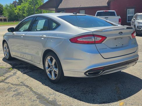 Used 2013 Ford Fusion SE FWD image 4