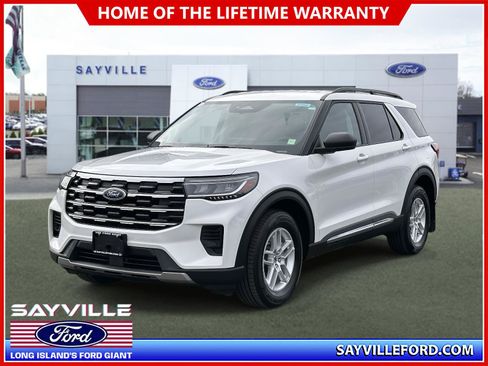 Used 2025 Ford Explorer Active AWD/4WD image 1