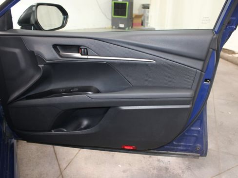 Used 2025 Toyota Camry SE FWD image 37
