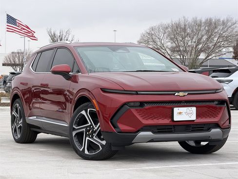 New 2026 Chevrolet Equinox EV LT image 2