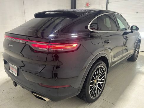 Used 2022 Porsche Cayenne Coupe AWD/4WD image 7