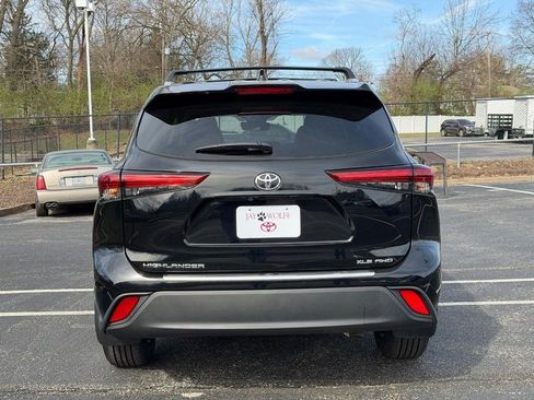 Used 2023 Toyota Highlander XLE image 6