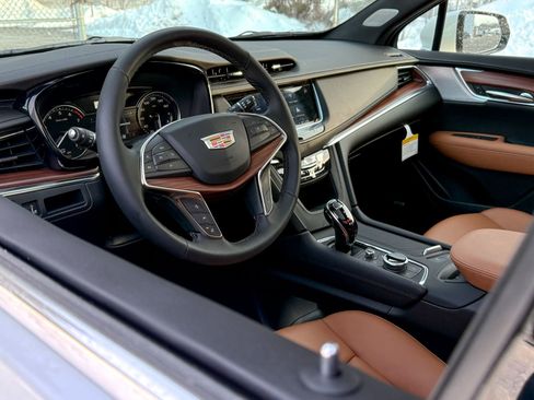 New 2025 Cadillac XT5 Premium Luxury image 11