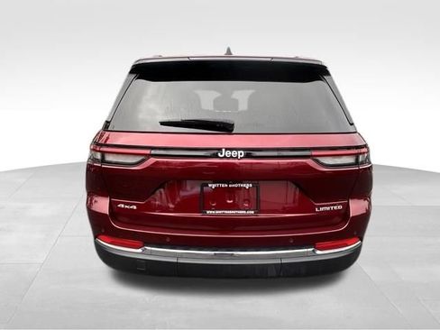 Used 2025 Jeep Grand Cherokee Limited AWD/4WD image 5