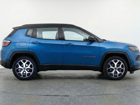 Used 2025 Jeep Compass Limited AWD/4WD image 11