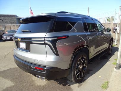 Used 2025 Chevrolet Traverse High Country